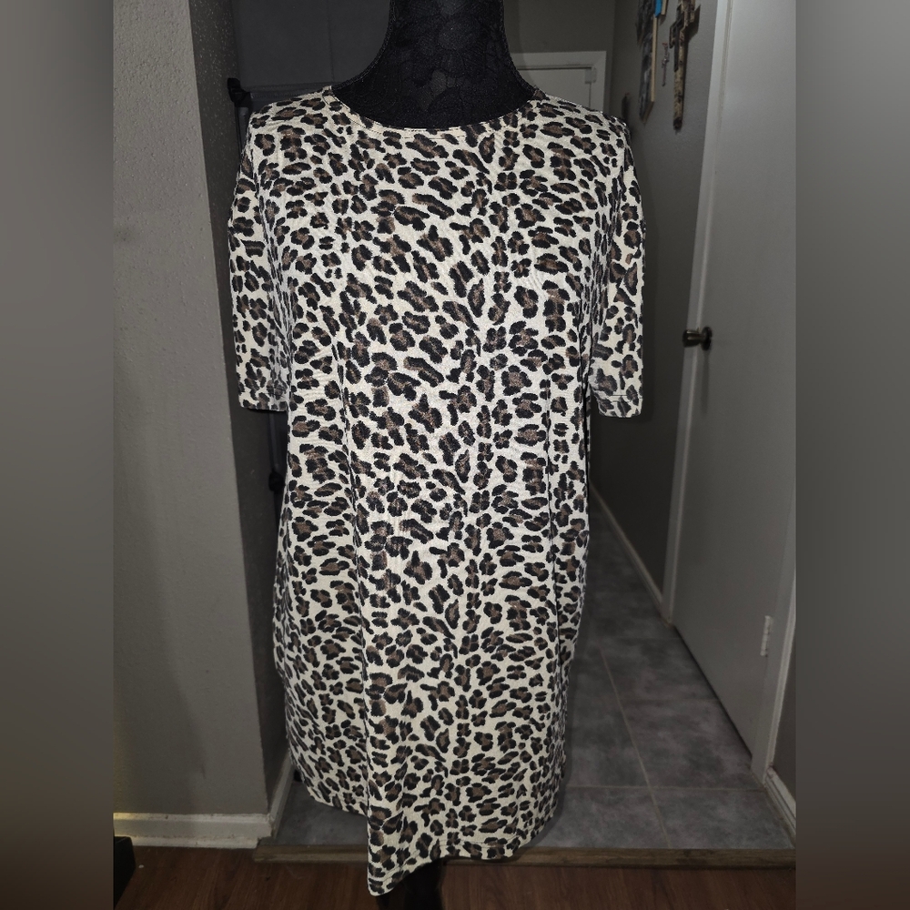 Elegant Leopard Print Mini Dress